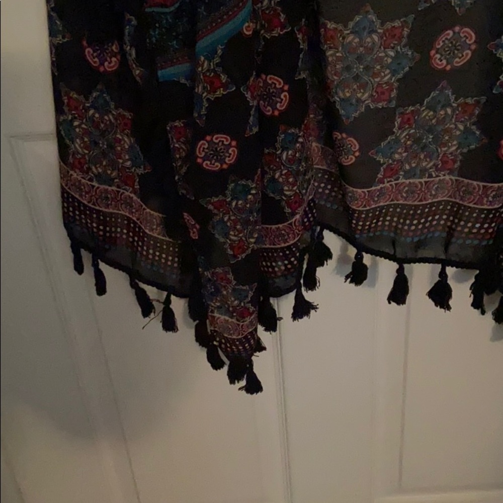 Beautiful cover up! - Picture 4 of 4